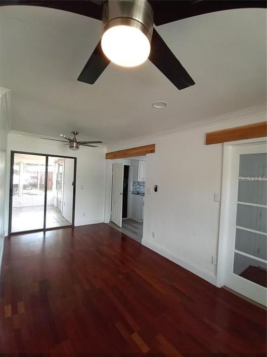 待售: $449,960 (2 贝兹, 2 浴室, 1140 平方英尺)