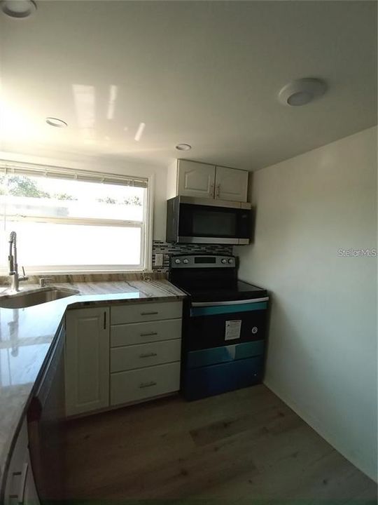 待售: $449,960 (2 贝兹, 2 浴室, 1140 平方英尺)