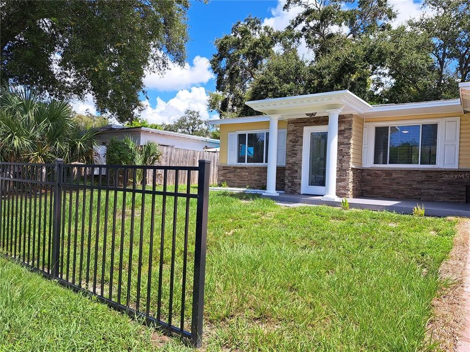 待售: $449,960 (2 贝兹, 2 浴室, 1140 平方英尺)