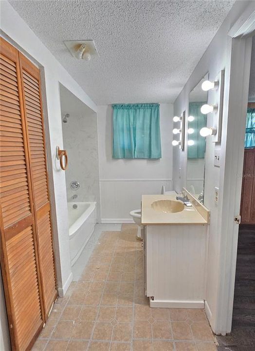 For Sale: $399,900 (4 beds, 3 baths, 1720 Square Feet)