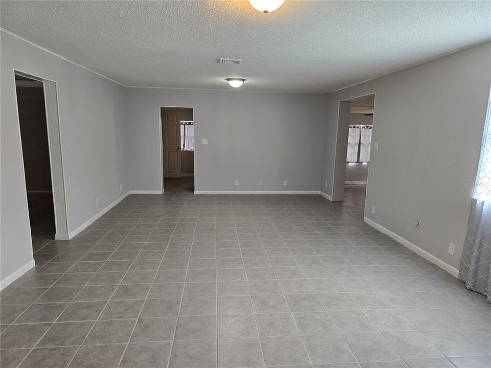 For Sale: $399,900 (4 beds, 3 baths, 1720 Square Feet)