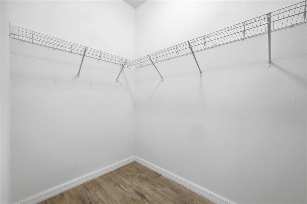 For Sale: $449,900 (4 beds, 2 baths, 2301 Square Feet)