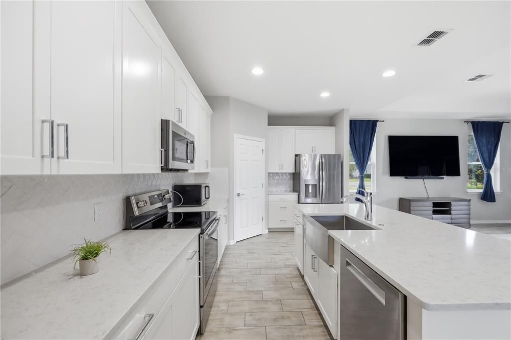 For Sale: $449,900 (4 beds, 2 baths, 2301 Square Feet)