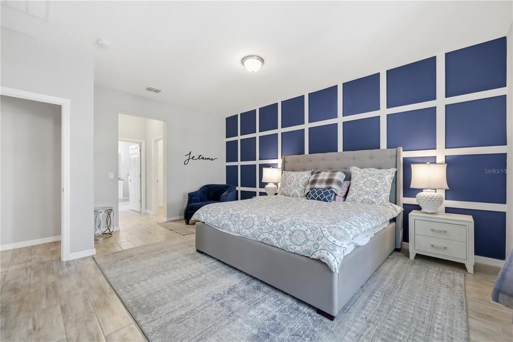 For Sale: $449,900 (4 beds, 2 baths, 2301 Square Feet)