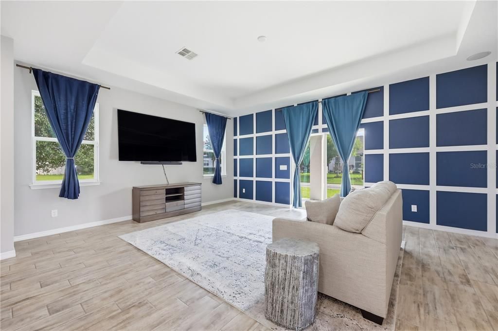 For Sale: $449,900 (4 beds, 2 baths, 2301 Square Feet)