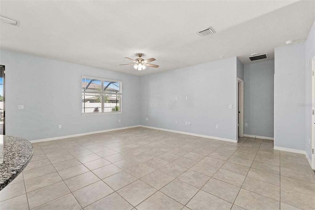 For Rent: $3,000 (4 beds, 2 baths, 1673 Square Feet)