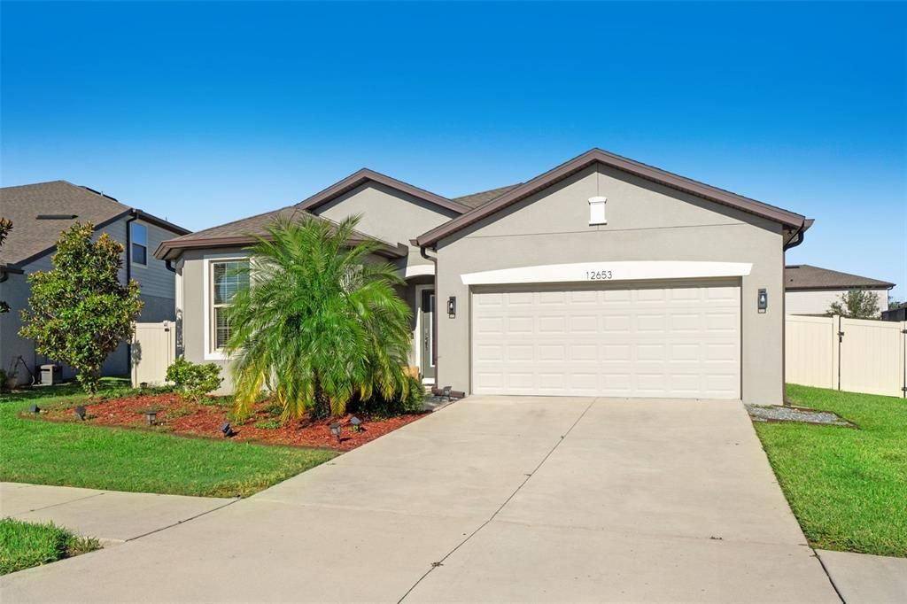 For Rent: $3,000 (4 beds, 2 baths, 1673 Square Feet)