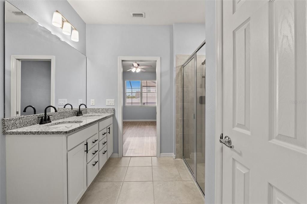 For Rent: $3,000 (4 beds, 2 baths, 1673 Square Feet)