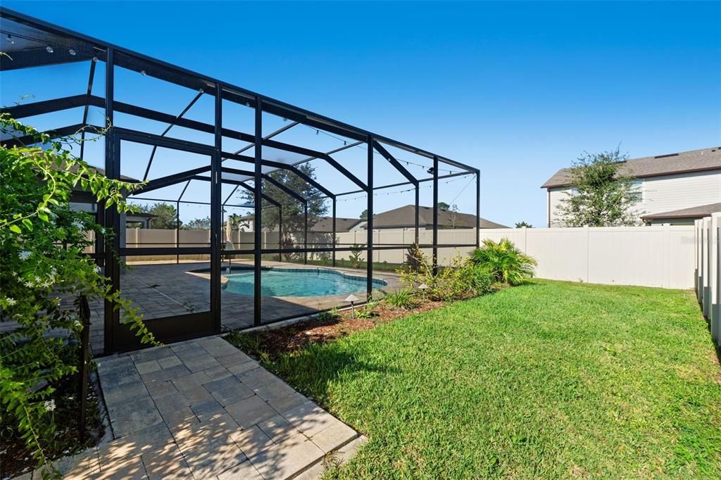 For Rent: $3,000 (4 beds, 2 baths, 1673 Square Feet)