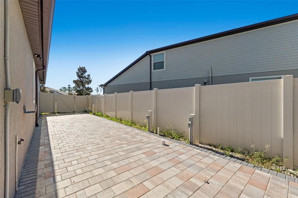 For Rent: $3,000 (4 beds, 2 baths, 1673 Square Feet)