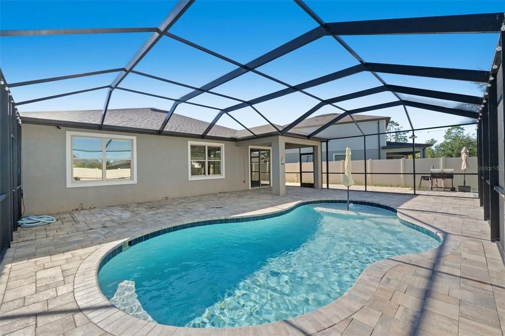 For Rent: $3,000 (4 beds, 2 baths, 1673 Square Feet)