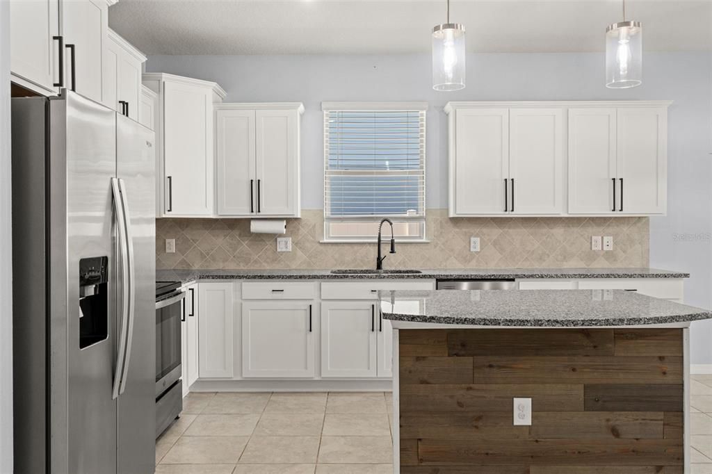 For Rent: $3,000 (4 beds, 2 baths, 1673 Square Feet)