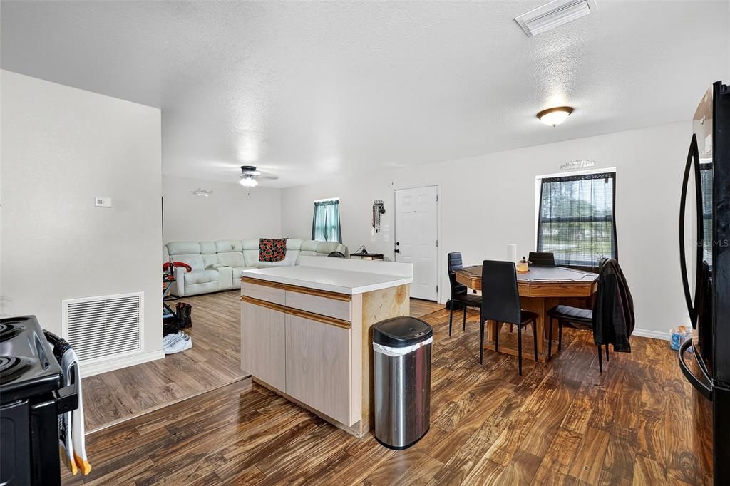 En Venta: $185,000 (3 camas, 1 baños, 1200 Pies cuadrados)