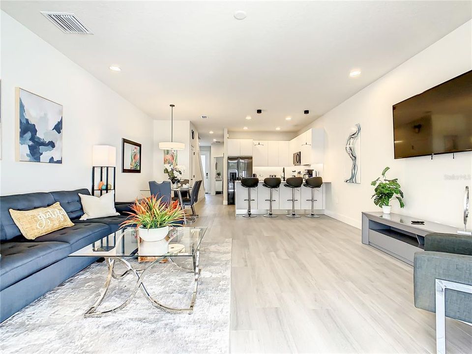 En Renta: $3,150 (3 camas, 3 baños, 1852 Pies cuadrados)