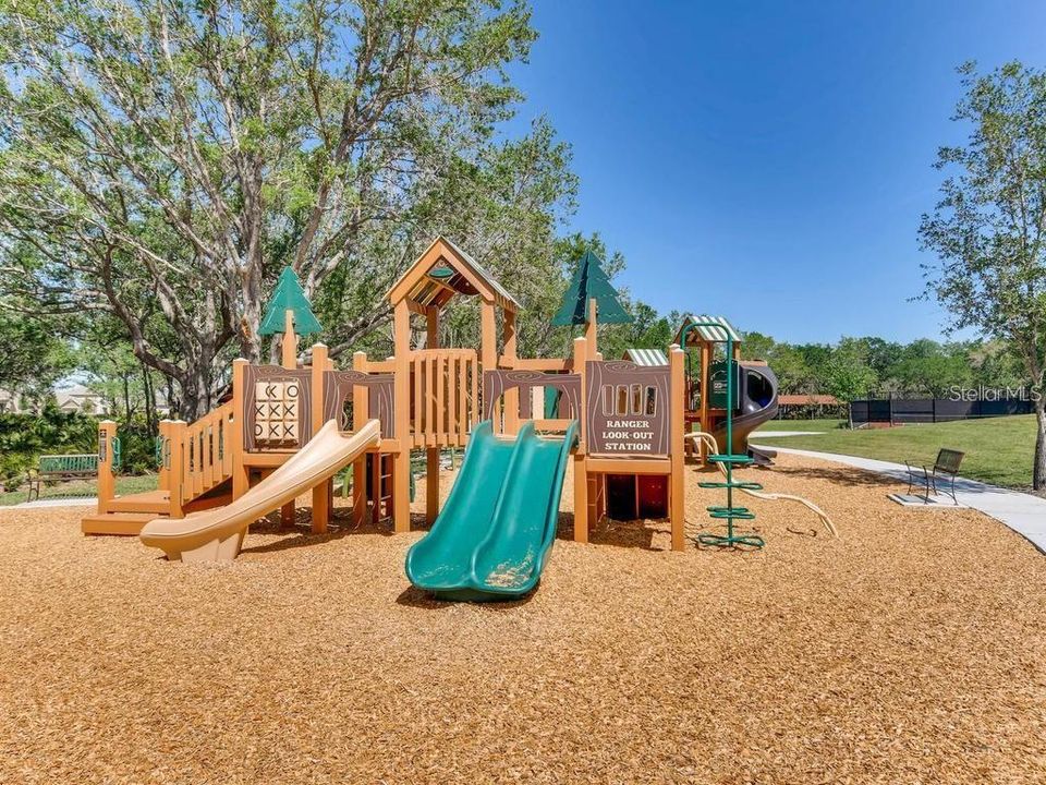 For Rent: $2,150 (3 beds, 2 baths, 1624 Square Feet)