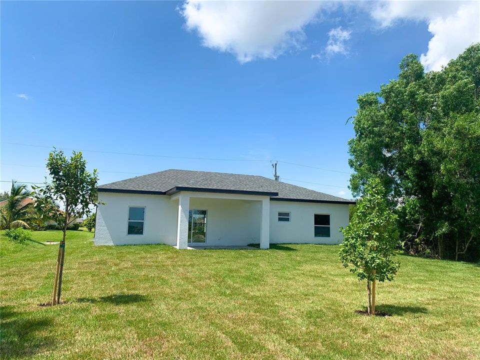 Active With Contract: $324,400 (3 beds, 2 baths, 1464 Square Feet)