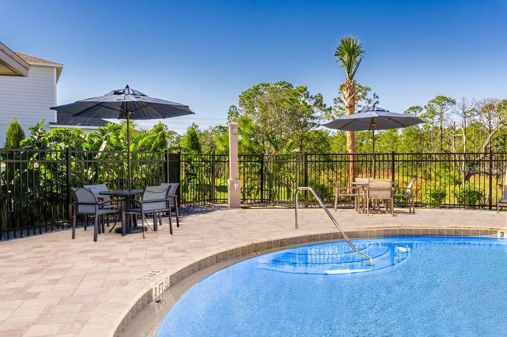 Active With Contract: $300,000 (2 beds, 2 baths, 1455 Square Feet)