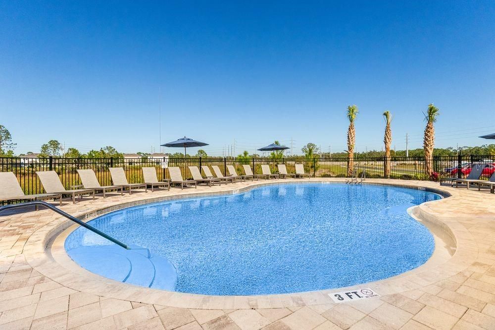 Active With Contract: $300,000 (2 beds, 2 baths, 1455 Square Feet)