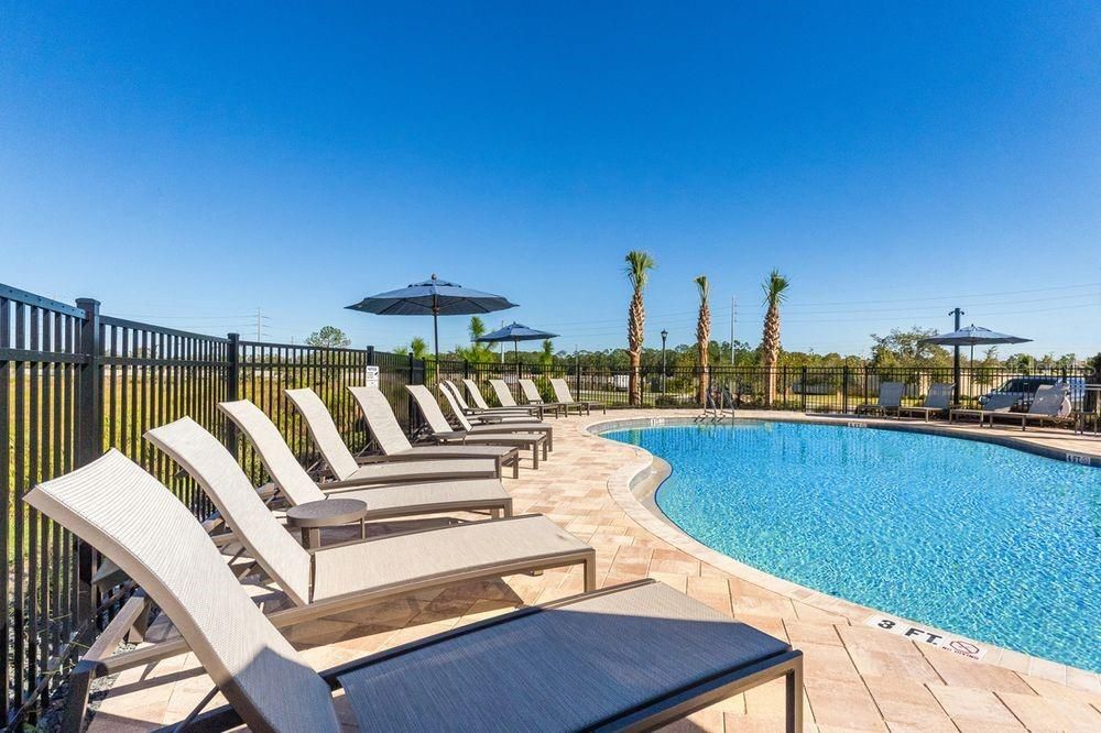 Active With Contract: $300,000 (2 beds, 2 baths, 1455 Square Feet)