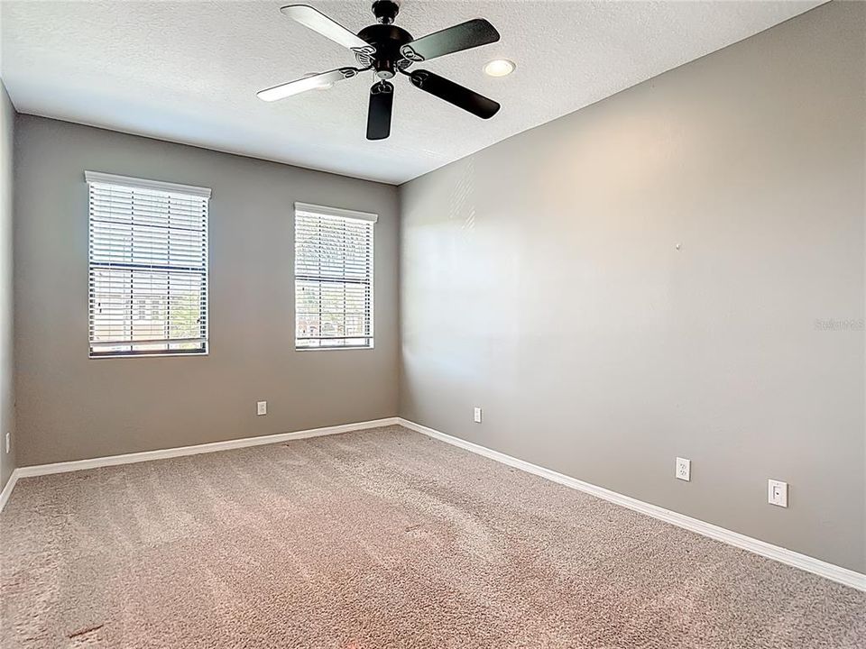 待售: $295,000 (3 贝兹, 2 浴室, 1832 平方英尺)