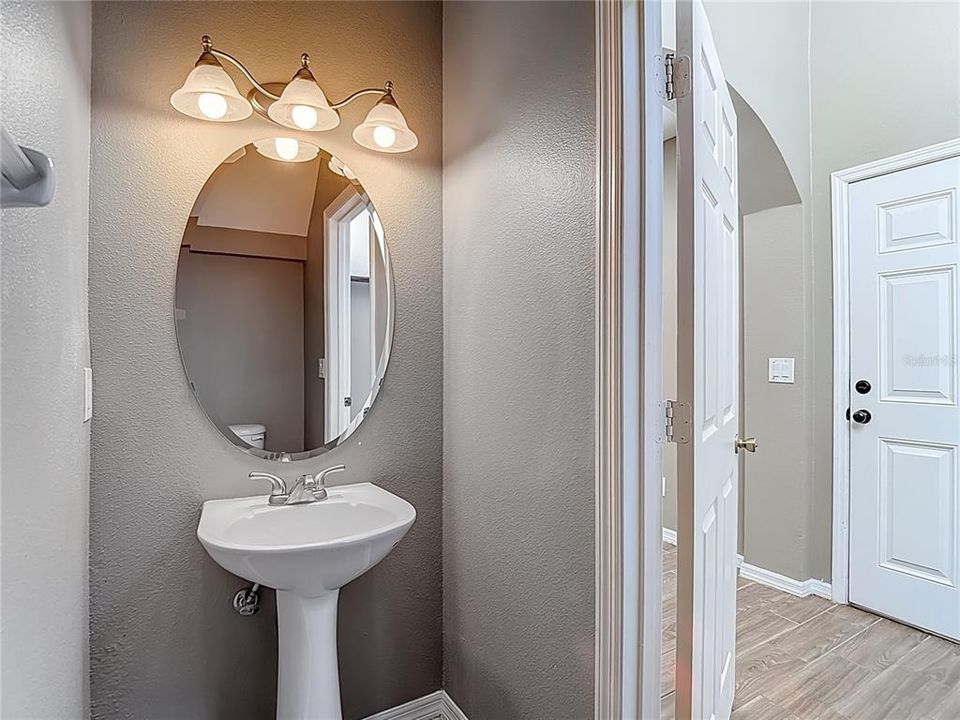 待售: $295,000 (3 贝兹, 2 浴室, 1832 平方英尺)