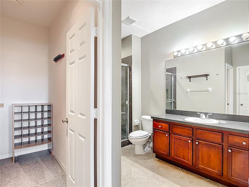 待售: $295,000 (3 贝兹, 2 浴室, 1832 平方英尺)