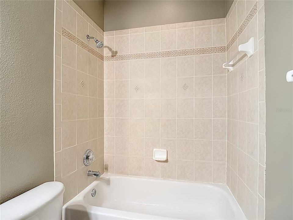 待售: $295,000 (3 贝兹, 2 浴室, 1832 平方英尺)