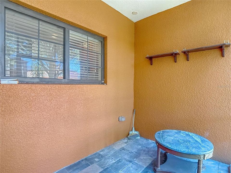 待售: $295,000 (3 贝兹, 2 浴室, 1832 平方英尺)