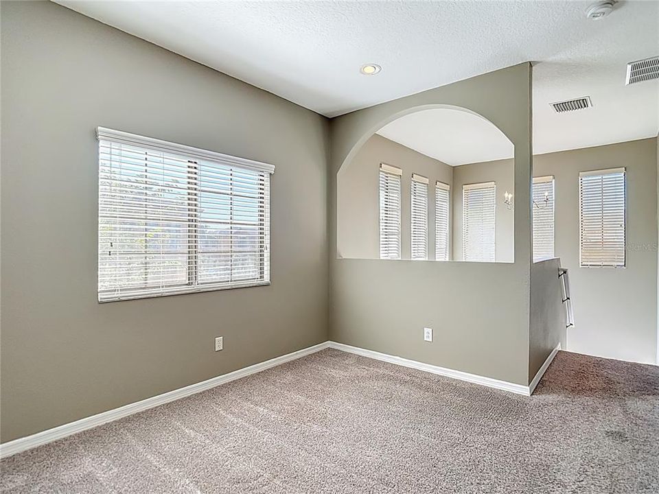 待售: $295,000 (3 贝兹, 2 浴室, 1832 平方英尺)