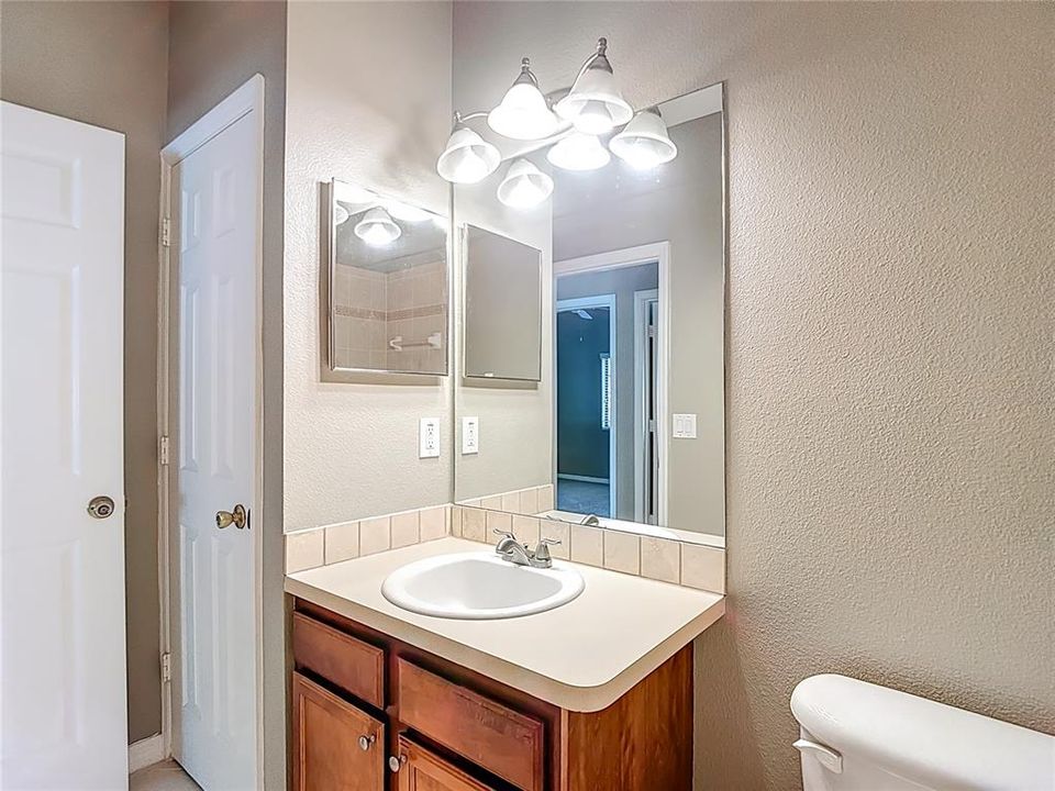 待售: $295,000 (3 贝兹, 2 浴室, 1832 平方英尺)