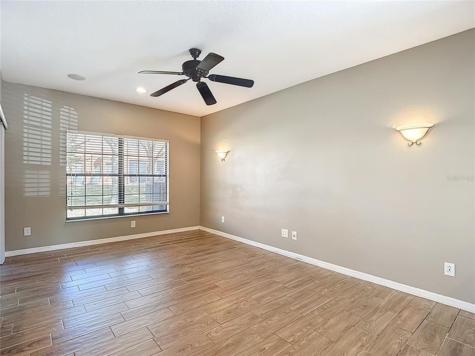 待售: $295,000 (3 贝兹, 2 浴室, 1832 平方英尺)