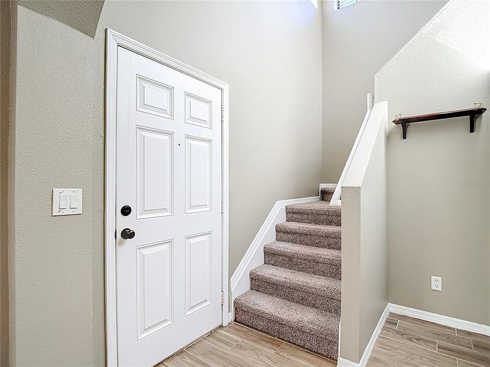 待售: $295,000 (3 贝兹, 2 浴室, 1832 平方英尺)