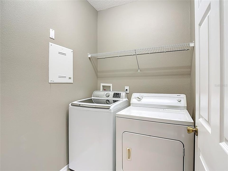 待售: $295,000 (3 贝兹, 2 浴室, 1832 平方英尺)