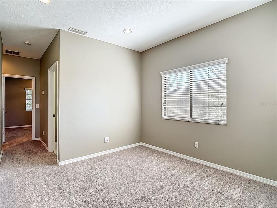 待售: $295,000 (3 贝兹, 2 浴室, 1832 平方英尺)