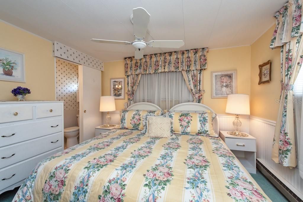 For Sale: $110,000 (2 beds, 1 baths, 798 Square Feet)