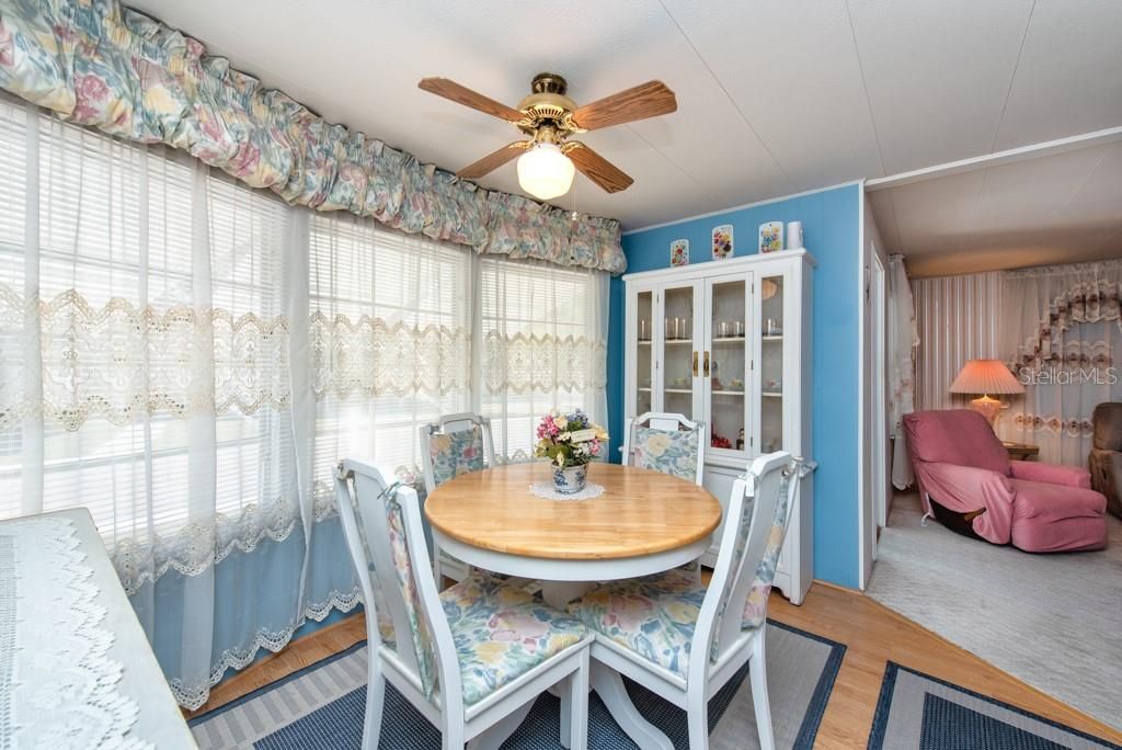 For Sale: $110,000 (2 beds, 1 baths, 798 Square Feet)