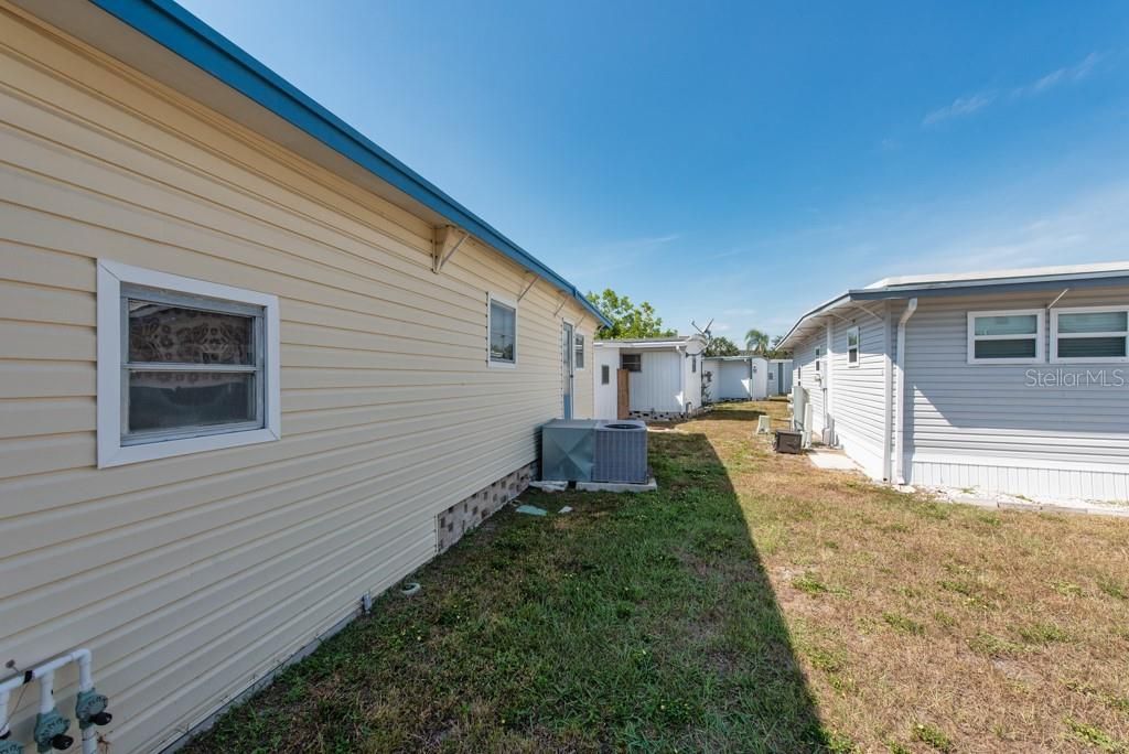 For Sale: $110,000 (2 beds, 1 baths, 798 Square Feet)