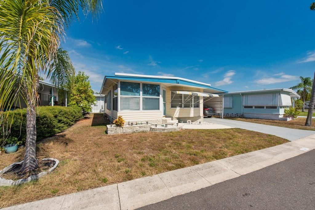 For Sale: $110,000 (2 beds, 1 baths, 798 Square Feet)