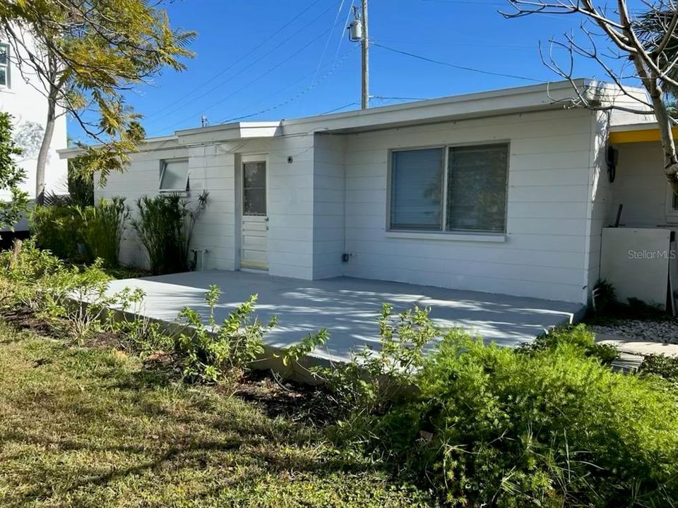 合同活跃: $1,995 (2 贝兹, 1 浴室, 1148 平方英尺)