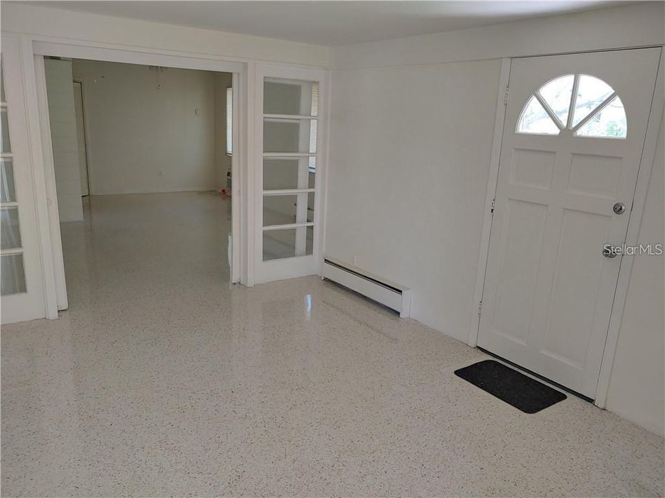 合同活跃: $1,995 (2 贝兹, 1 浴室, 1148 平方英尺)