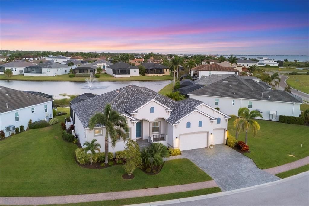 En Venta: $1,300,000 (5 camas, 3 baños, 3139 Pies cuadrados)