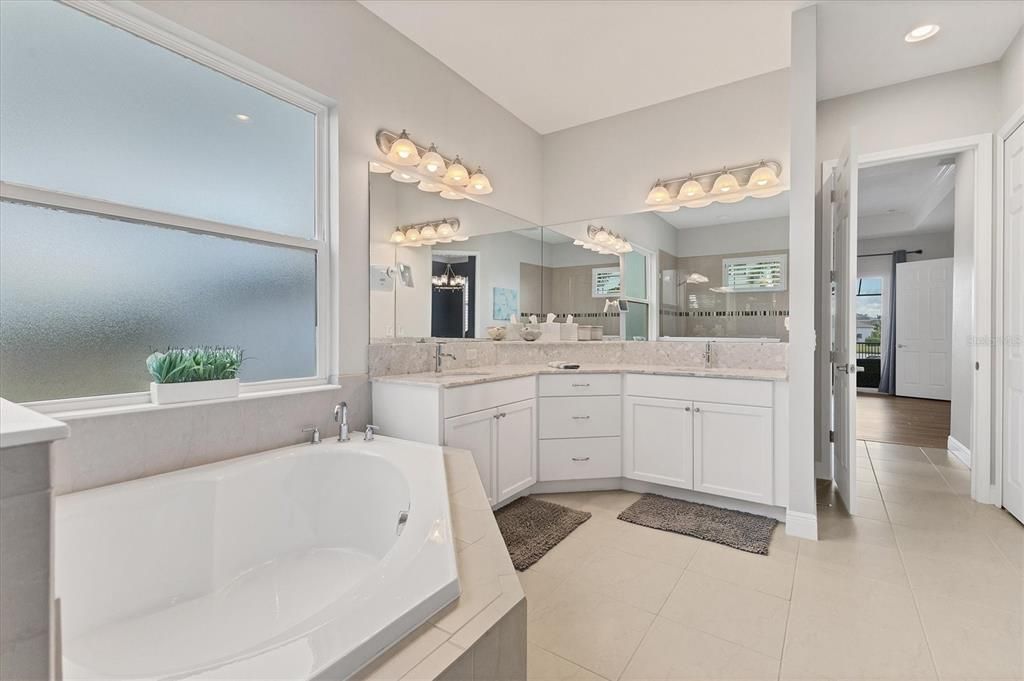 En Venta: $1,300,000 (5 camas, 3 baños, 3139 Pies cuadrados)