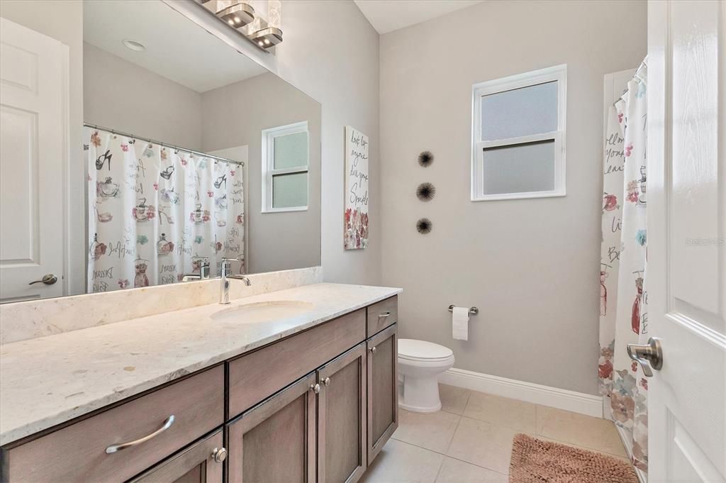 En Venta: $1,300,000 (5 camas, 3 baños, 3139 Pies cuadrados)