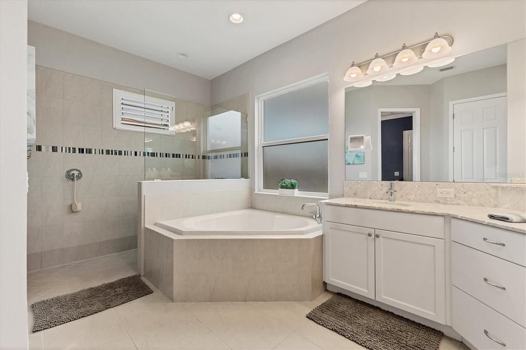 En Venta: $1,300,000 (5 camas, 3 baños, 3139 Pies cuadrados)