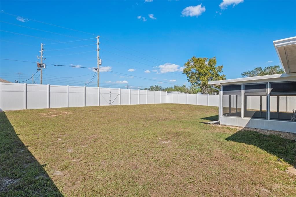 For Sale: $300,000 (3 beds, 2 baths, 1351 Square Feet)