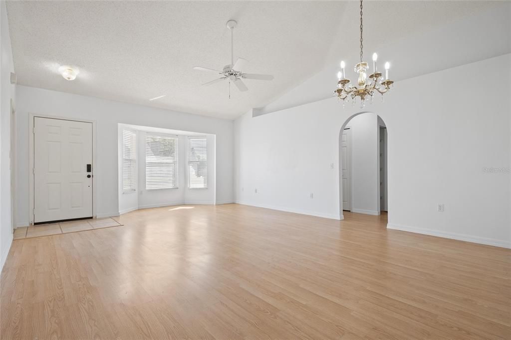 For Sale: $300,000 (3 beds, 2 baths, 1351 Square Feet)