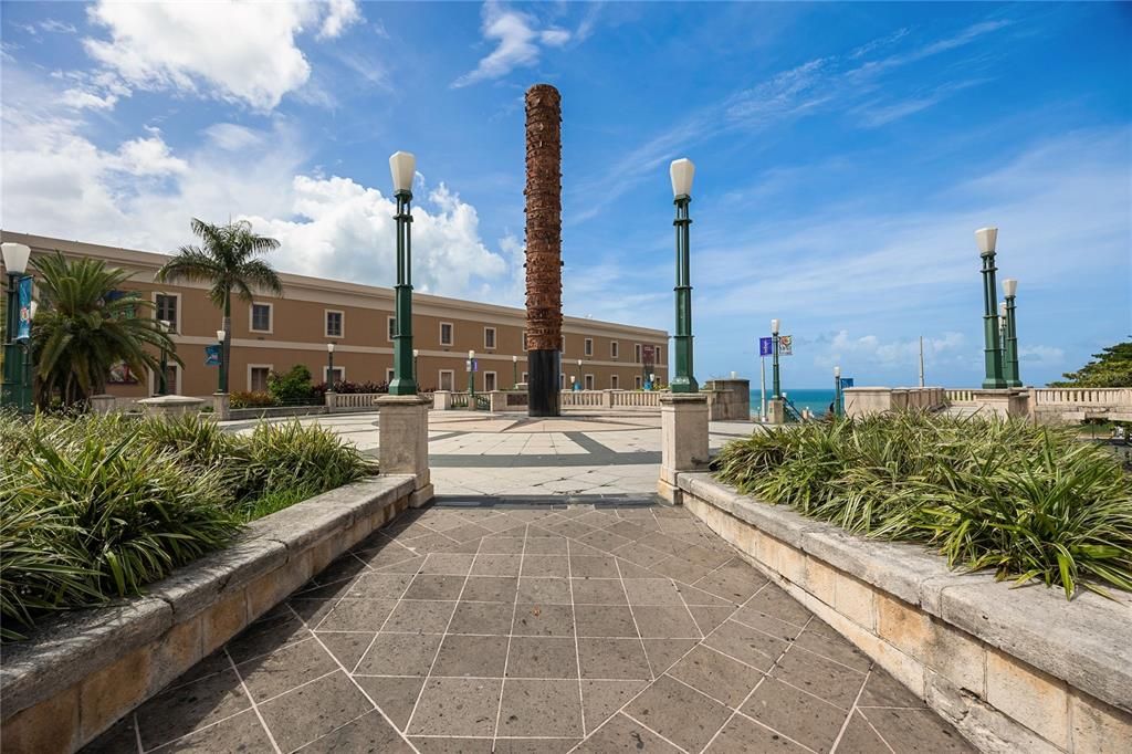 出租: $2,100 (1 贝兹, 1 浴室, 900 平方英尺)