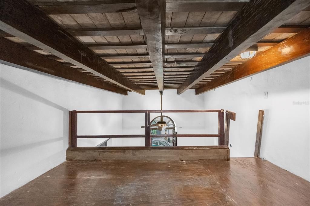 出租: $2,100 (1 贝兹, 1 浴室, 900 平方英尺)