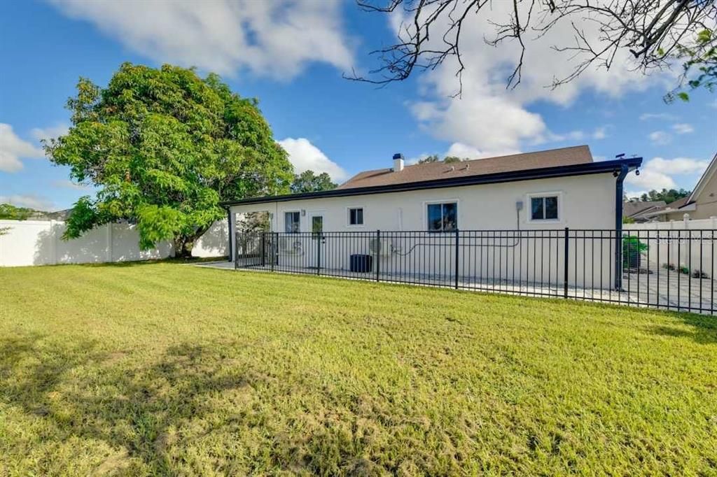 For Sale: $780,000 (5 beds, 4 baths, 1998 Square Feet)