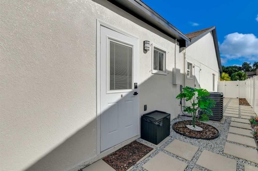 For Sale: $780,000 (5 beds, 4 baths, 1998 Square Feet)